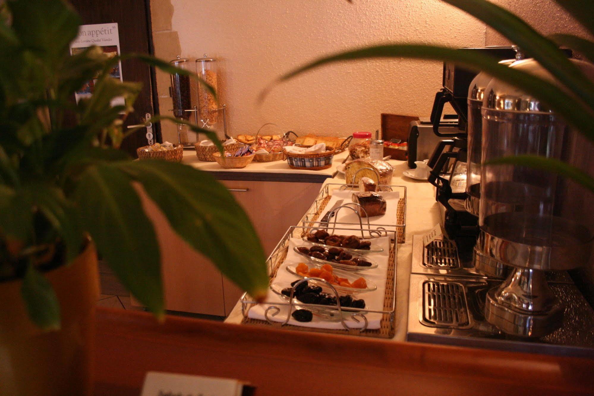 Hotel Aster Restaurant Aux Arcades Briey Zewnętrze zdjęcie
